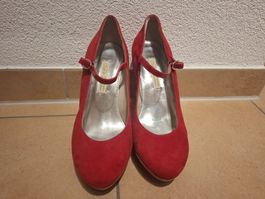 Chaussures Buffalo rouges taille 36