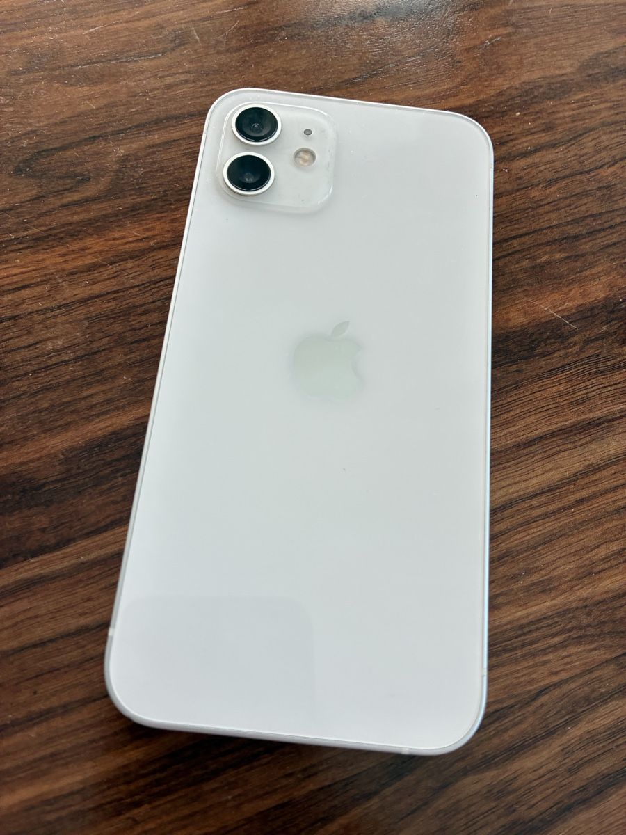 Apple Telefoni cellulari / Smartphones: Apple iPhone 12, 128 GB, Weiss – Usato da Zürich venduto da Mirjam19 1