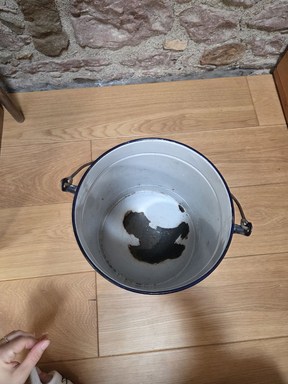 Altro per la casa: Vintage Emaille Eimer mit Holzgriff – Usato da Basel venduto da yae_7ktl 3