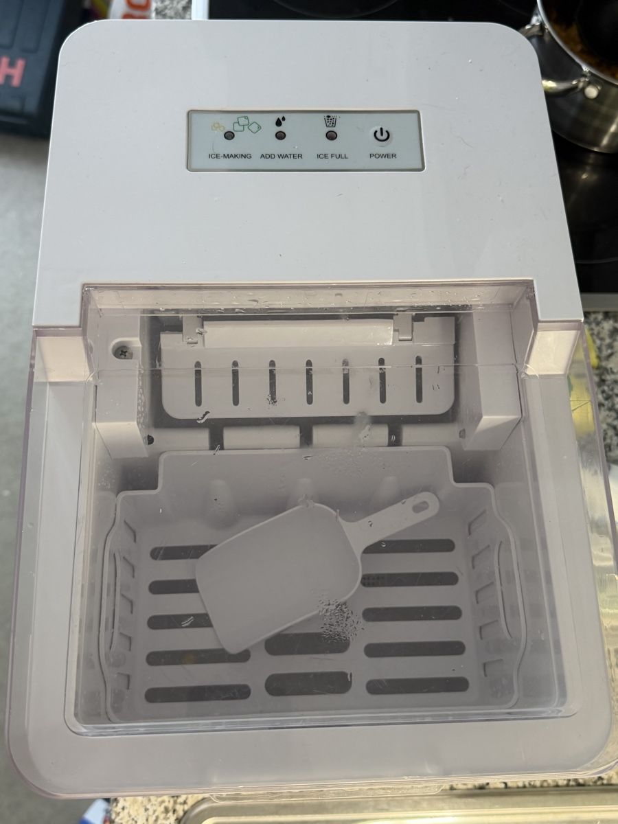 SilverCrest Appareils de cuisine: SilverCrest SEMK 105 B2 Eiswürfelmaschine gebraucht – Défectueux à Schwanden GL par Tonyfee 3