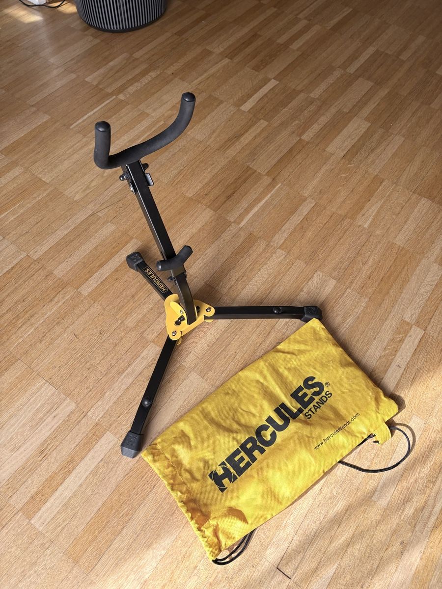 Hercules Autres décorations & accessoires: Saxophonständer Hercules – Neuf (Voir description) à Basel par Nihaojuju
