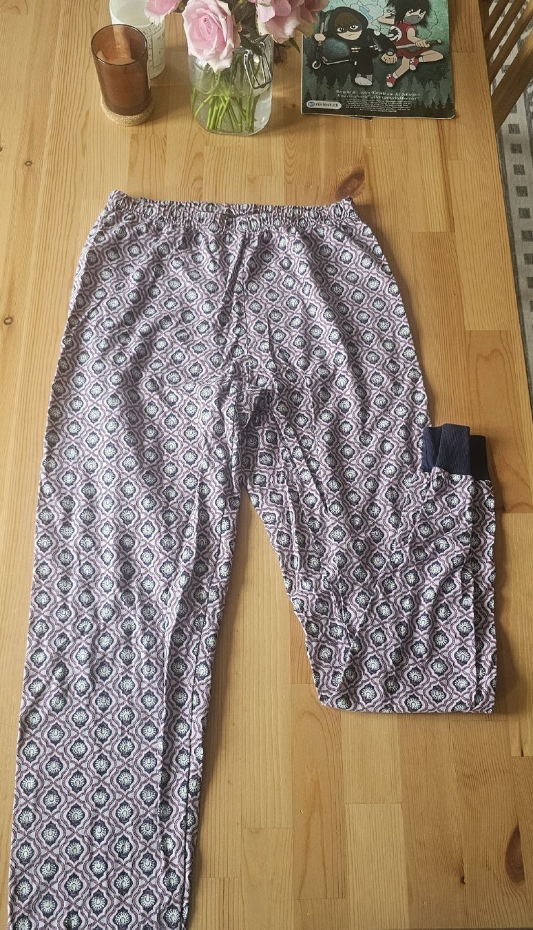 Negligees & Pyjamas: Calida Pyjamahosen XS – Gebraucht aus Beckenried von san_27bd