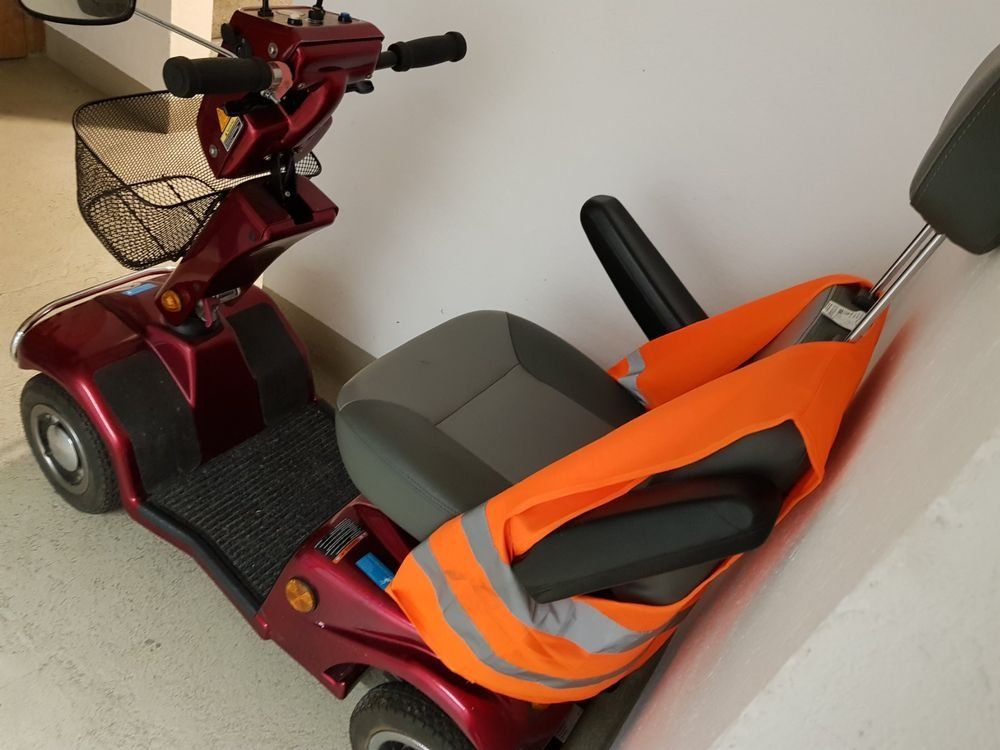 Elektromobile: Elektrischer Rollstuhl – Gebraucht aus Biel/Bienne von gabiname