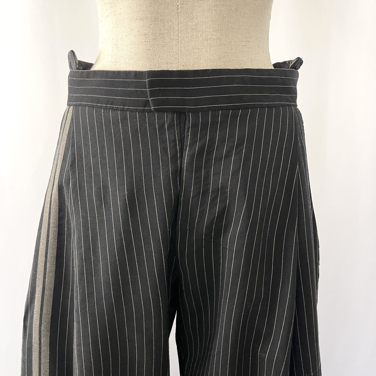 Pantaloni: ALEKSANDR MANAMIS Pants – Nuovo (secondo la descrizione) da Emmen venduto da Avviivva_Com2023 1