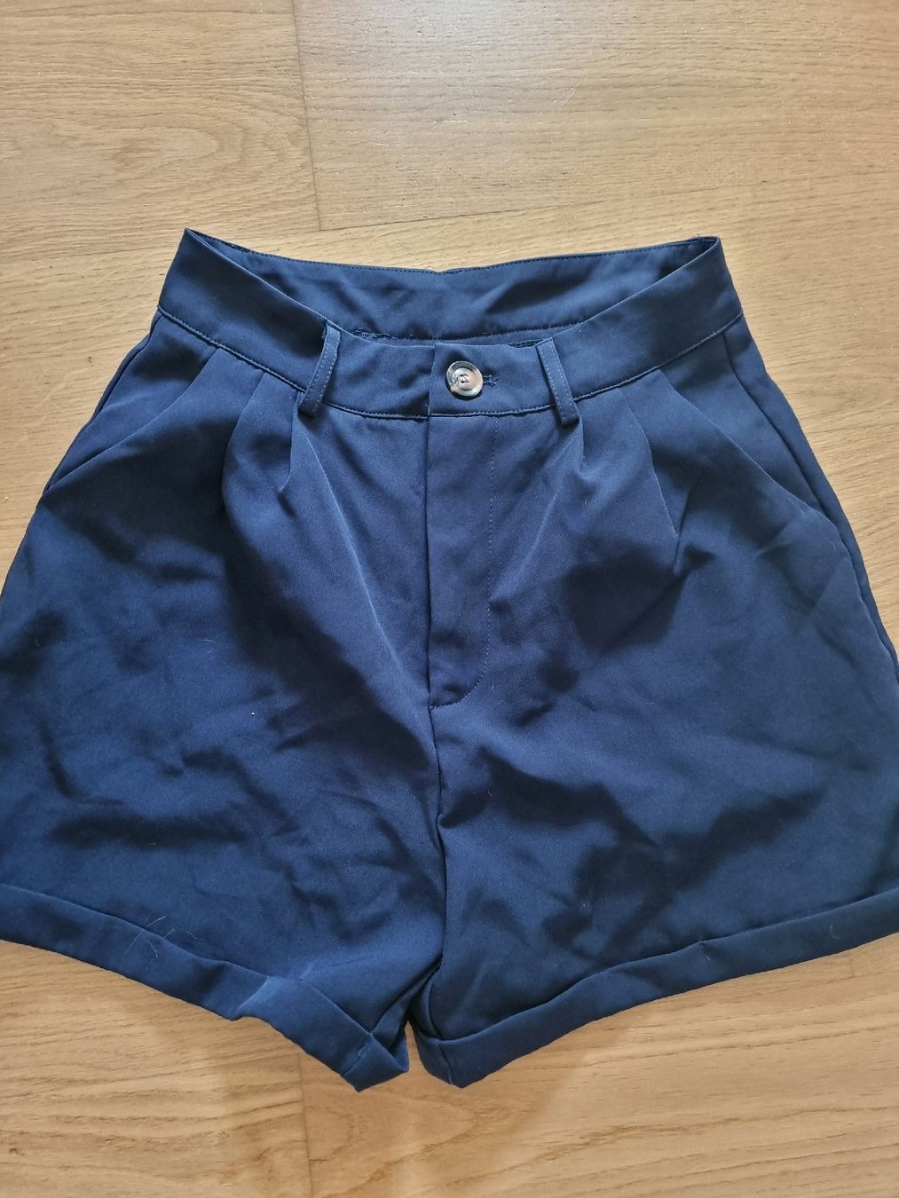 Pantaloni: Blaue Shorts – Nuovo (secondo la descrizione) da Altstätten SG venduto da melii._.98