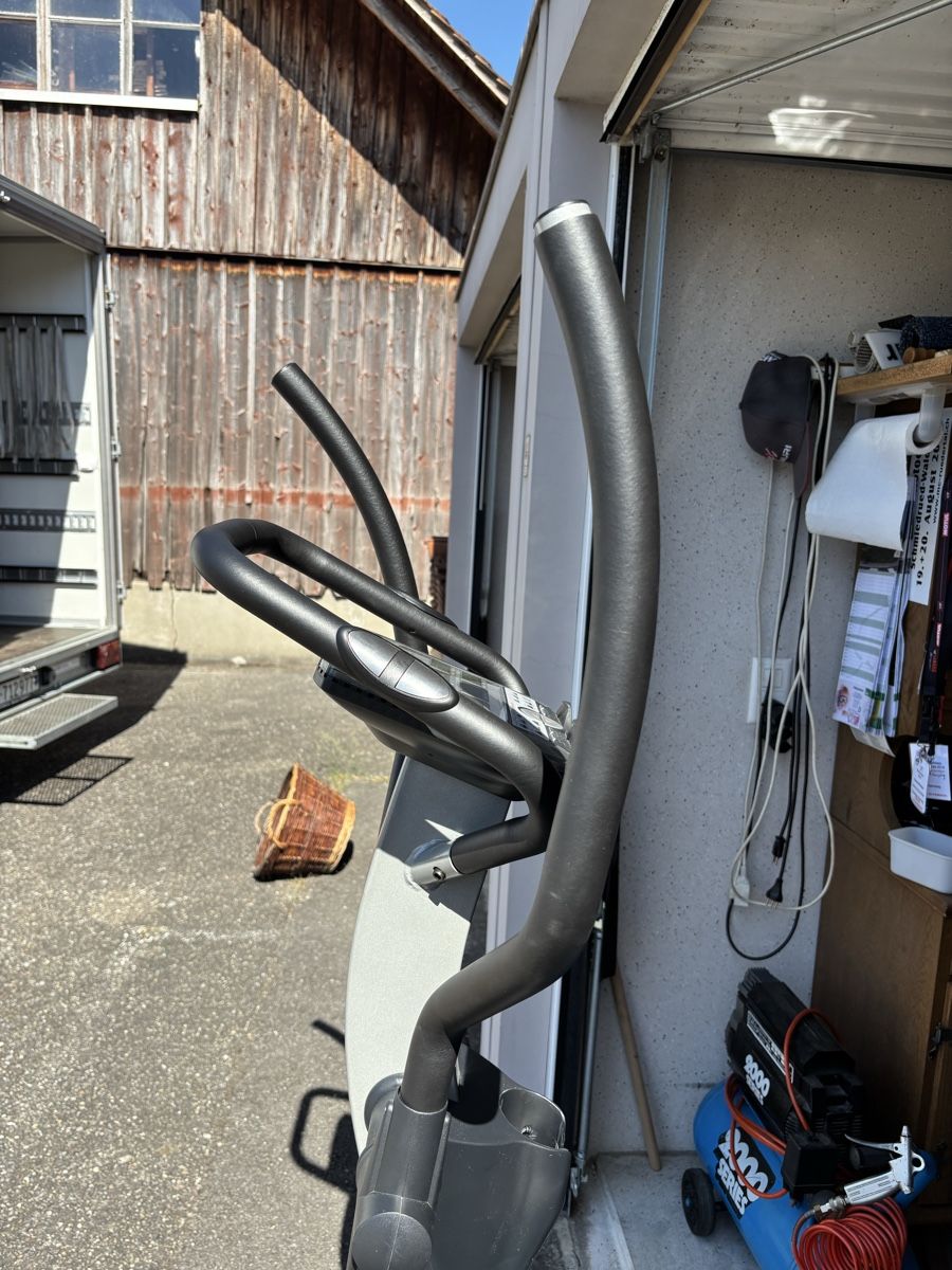 CardioStrong Vélos d'appartement: Cross Trainer – D'occasion à Schöftland par Thina011 7