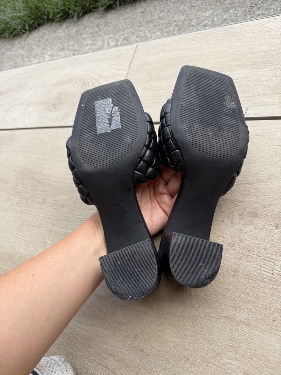 Chaussures femmes: Tacchi Monkl – D'occasion à Tegna par Valentinaleoni33 3