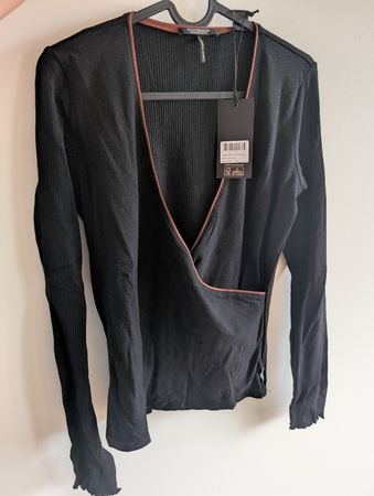 Scotch & Soda black top, long sleep, V-neck