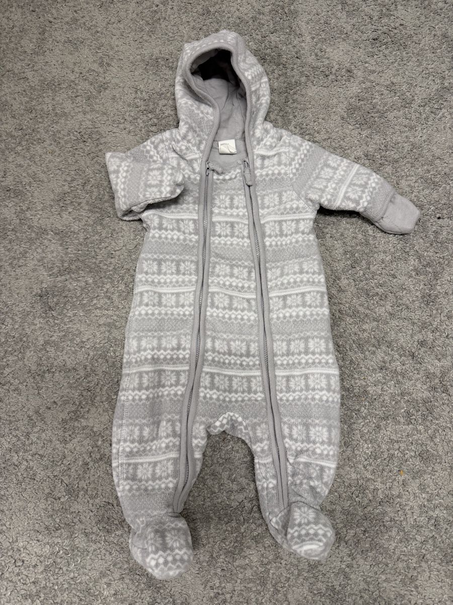 H&M Ensembles: Fleece Overall H&M Gr.62 – D'occasion à Rothenhausen par dbu_gh52