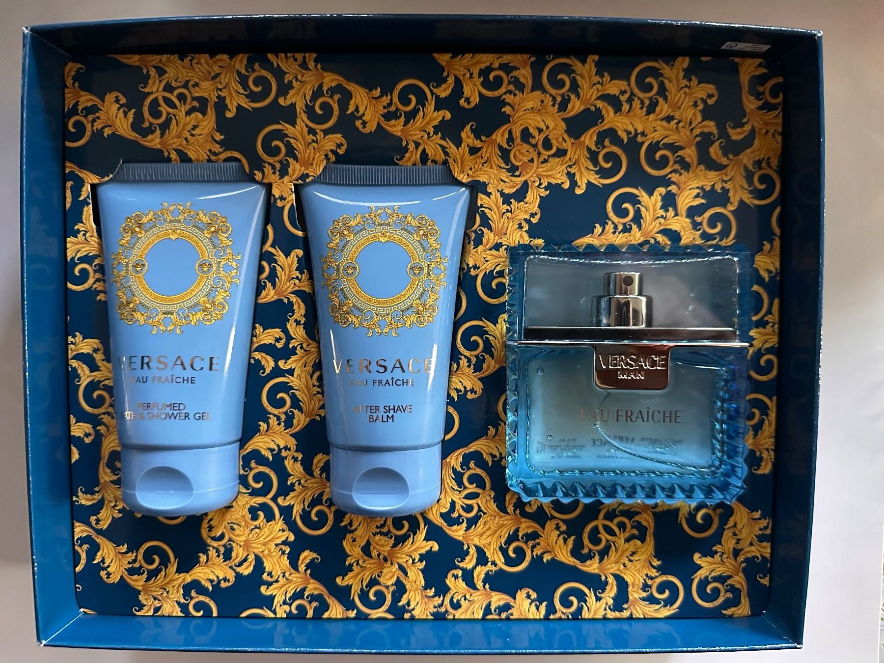 Versace Profumi & Eau de Toilette: Versace Eau Fraîche coffret – Nuovo e nell'imballaggio originale da Bouveret venduto da seb_rjx8 1