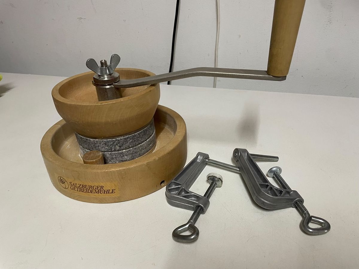 Appareils de cuisine: Salzburger Hand-Getreidemühle – D'occasion à Greifensee par fabia.studer 1