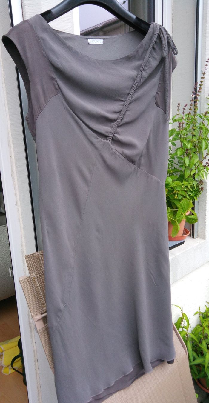 Kleider: Festliches Kleid in Taupe – Gebraucht aus Zürich von philoumena 1