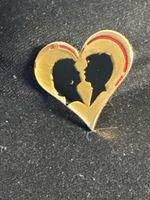 Herz Pin mit Paar-Silhouetten, Romantik 💖 (47)