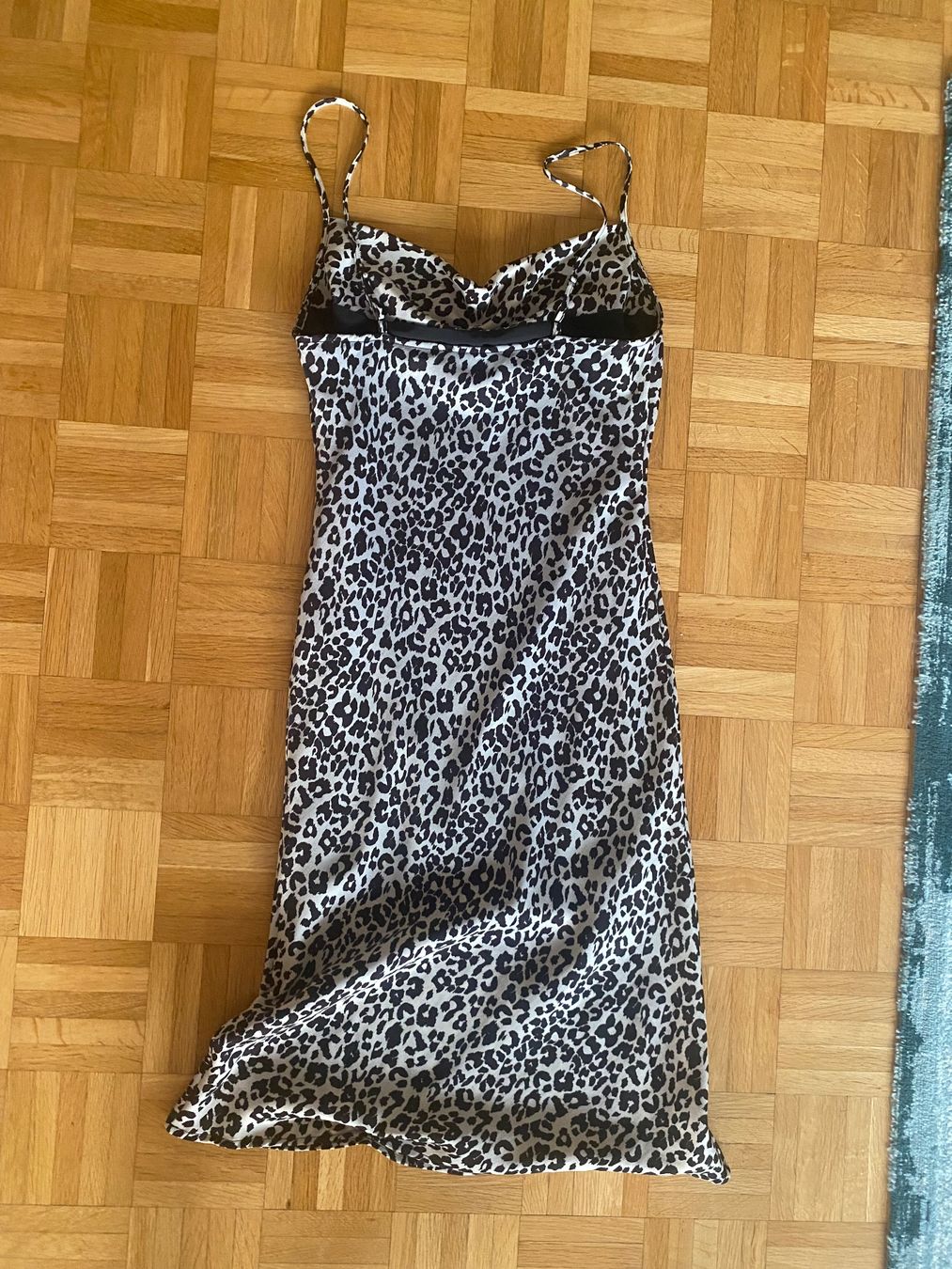 Kleider: Leo Satin Kleid Gr S – Gebraucht aus Zug von estarthyme 5
