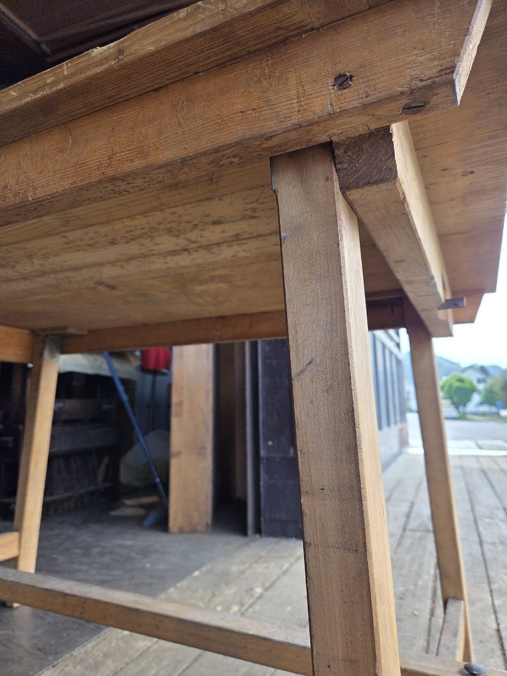 Tische: Antiker Holztisch – Gebraucht aus Herisau von Strahlkraft 2