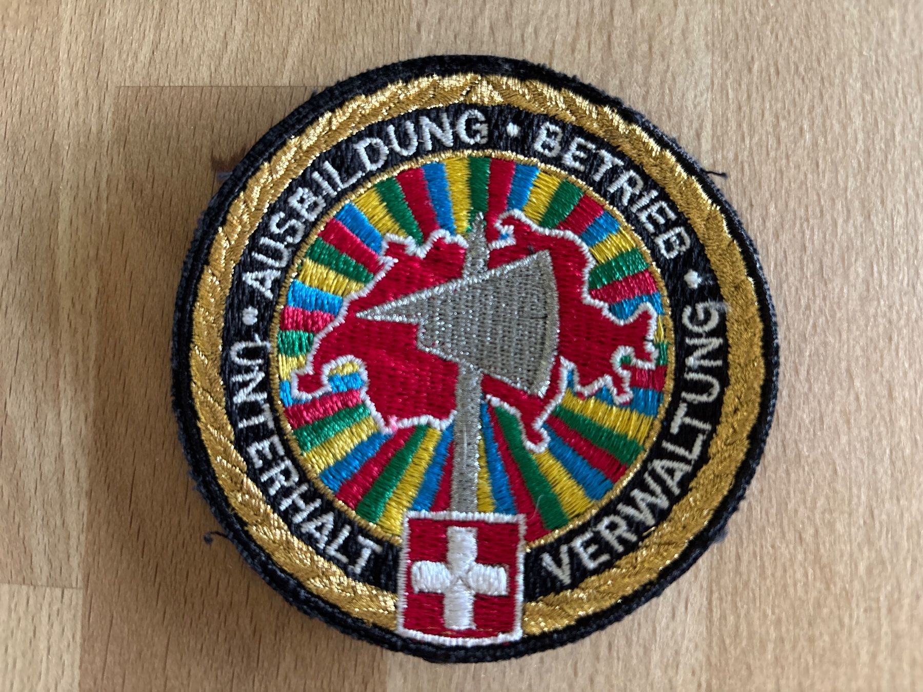 Schweizer Armee Plaketten & Abzeichen: Badge A95 – Gebraucht aus Oberwil b. Büren von Schlmpfinchen
