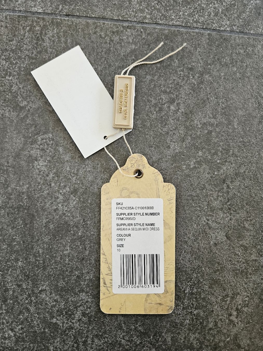 Vestiti: Robe à sequins argentés (taille 10) – Usato da Bussigny venduto da niwa_mikan 5
