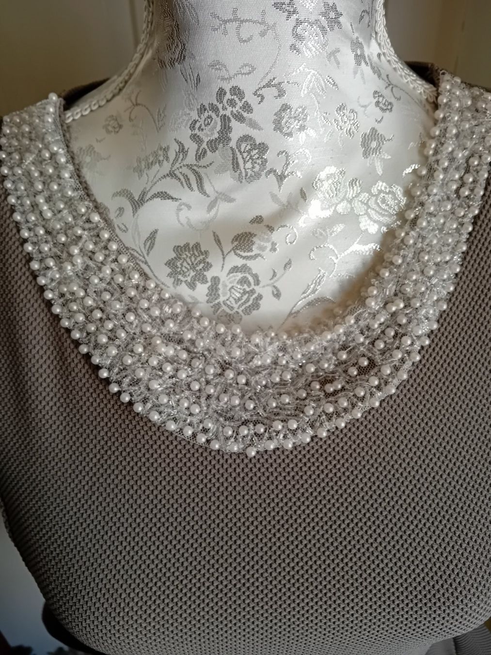 Tops: Elegantes Top mit Perlenkragen Gr. S – Gebraucht aus Rüthi (Rheintal) von titlis07 2