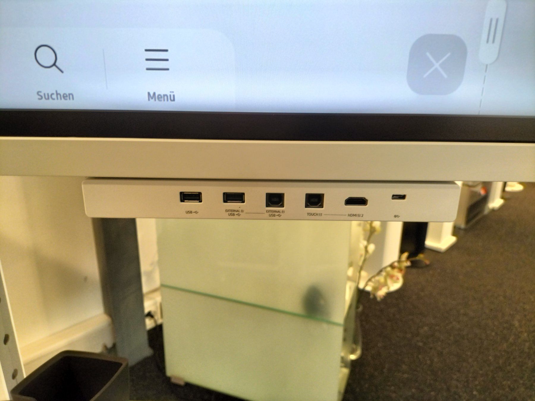 Samsung Monitor: Samsung Flip 4 55" inkl. Connectivity Tray – Nuovo (secondo la descrizione) da Belp venduto da zimmermedia_ag 3