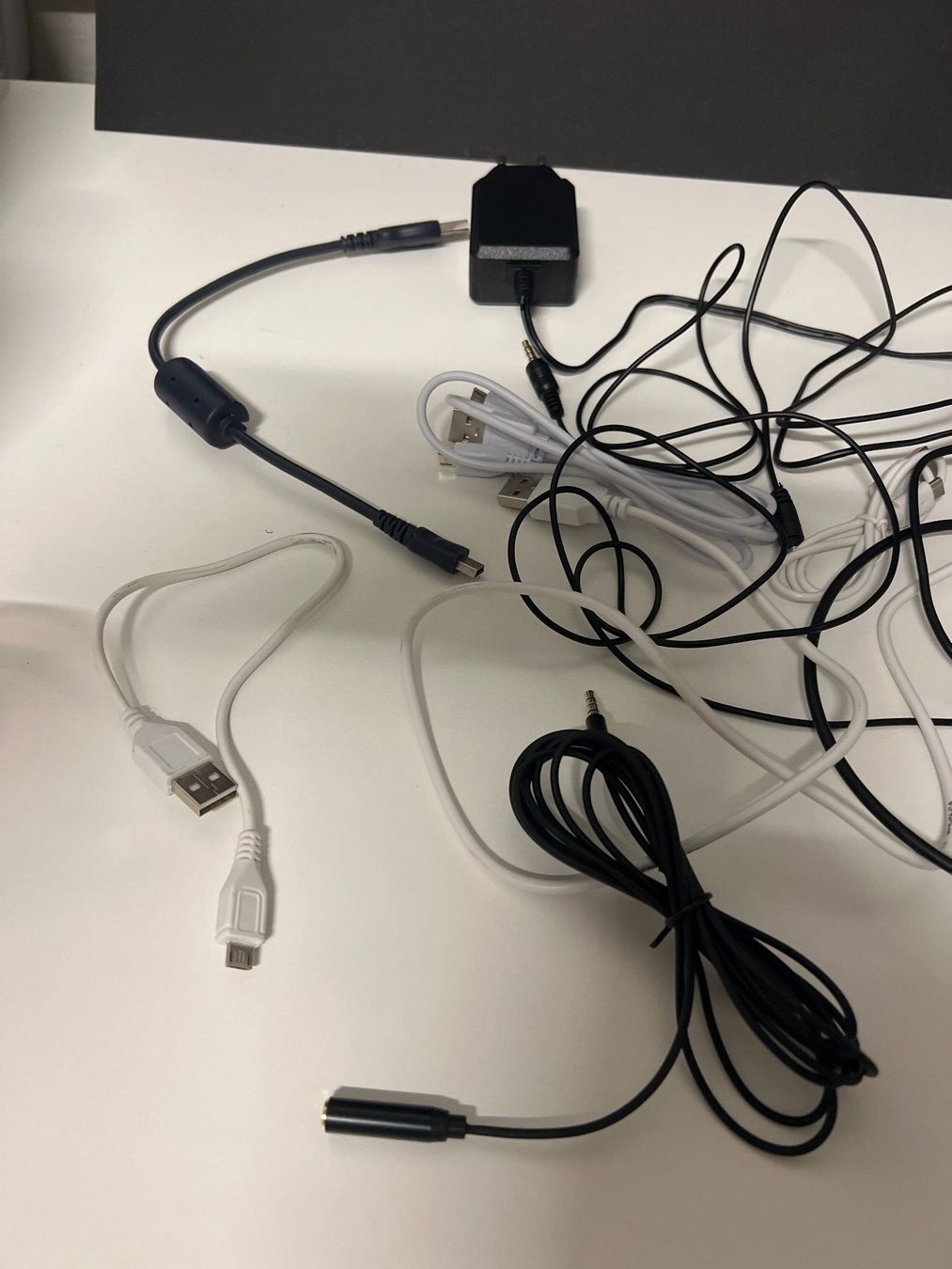 Kabel: Vielerlei Kabel USB lightning mini HDMI – Neu (gemäss Beschreibung) aus Basel von jetzt-wird-gemistet 1