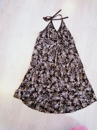 Sommerliches Neckholder Kleid mit Blumenmuster, Gr. S