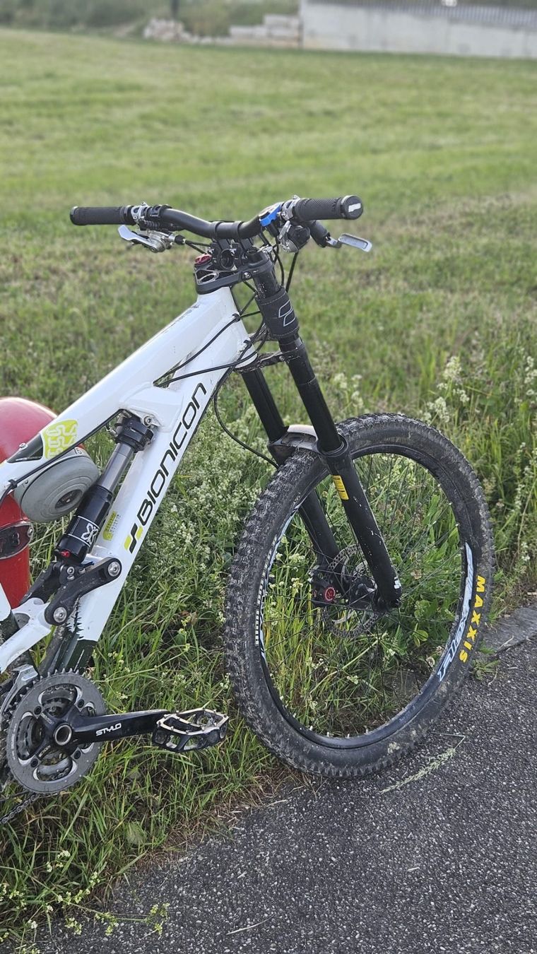 Velos: Bionicon Tesla 1, 2012 Downhill MTB – Gebraucht aus Winznau von FlorianV 5
