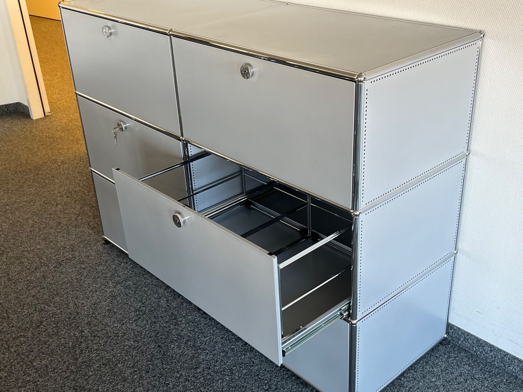 USM Commodes: USM Haller Sideboard Mattsilber – D'occasion à Dietikon par Kumar_Occasionen 7