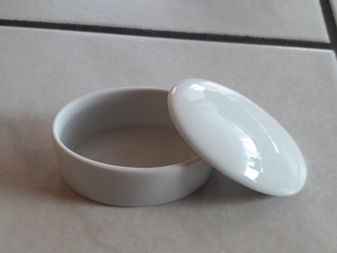 Vasi & Recipienti: Wallendorfer Porzellan Dose – Nuovo e nell'imballaggio originale da Winistorf venduto da acreativ 2