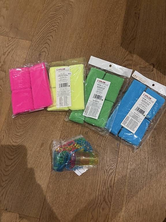 Chapeaux, bonnets & casquettes: Stirnband Pulswärmer Karneval – D'occasion à St. Gallen par mustang96