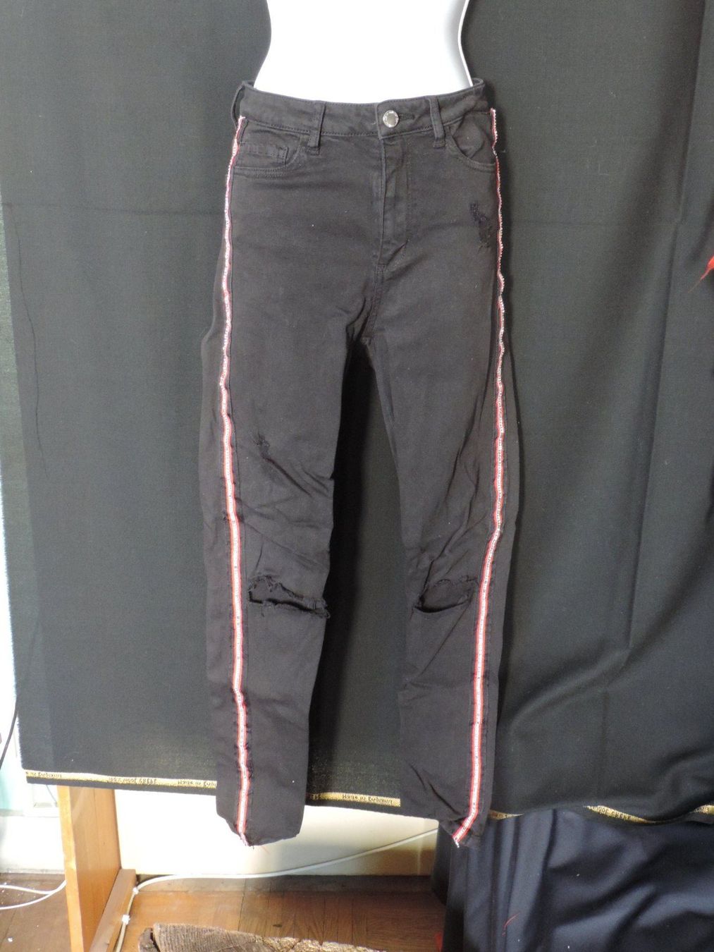 Hosen: pantalon stretch noir à strass – Gebraucht aus Genève von Axelle333 3