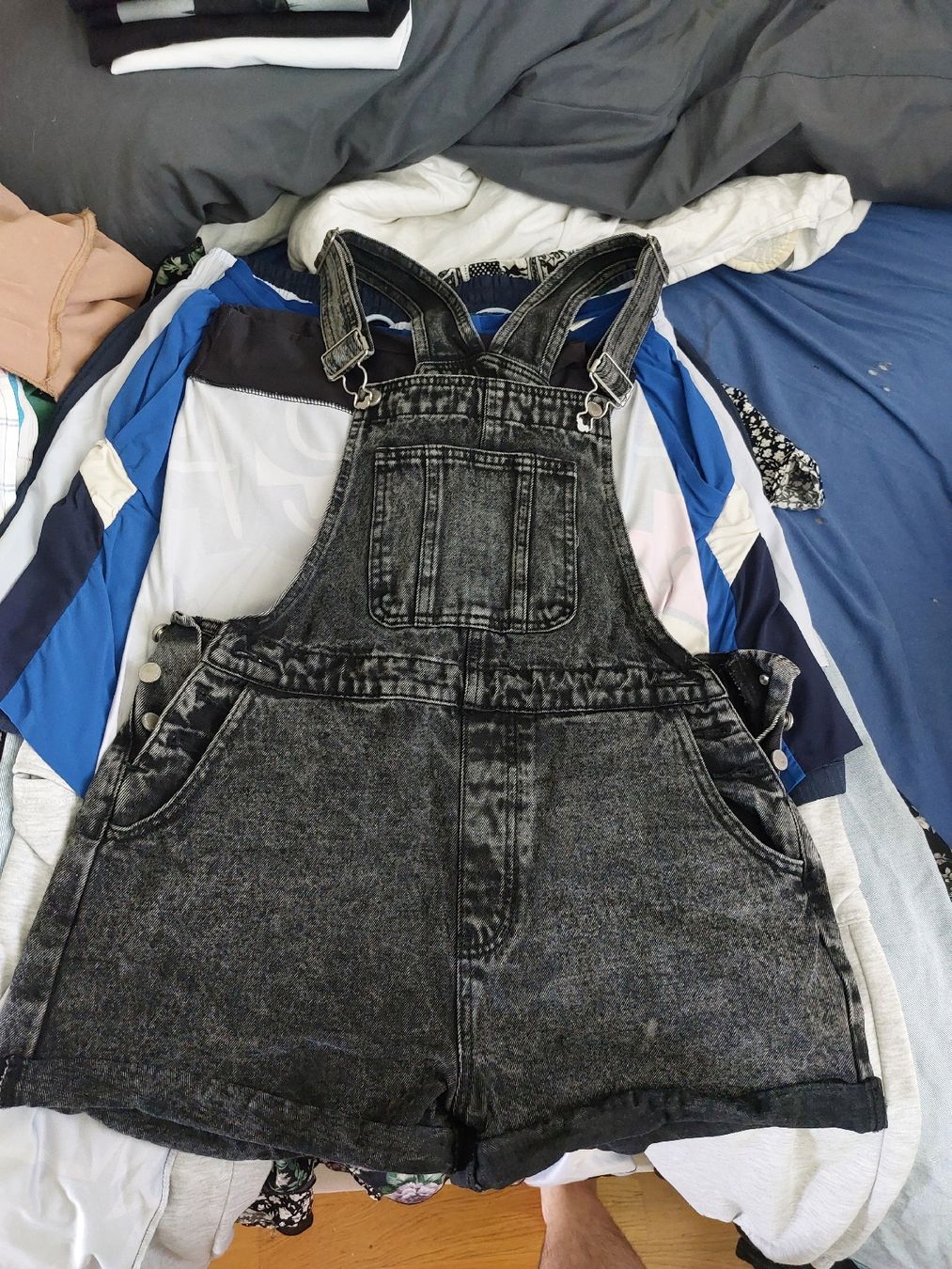 Jeans: Latzhosen Kurz schwarz – Neuf (Voir description) à Gwatt (Thun) par B.D.999