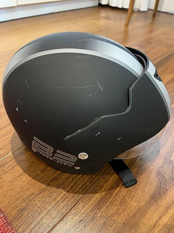 Caschi & visiere: Motorradhelm AGV – Usato da Aarwangen venduto da Urtsa
