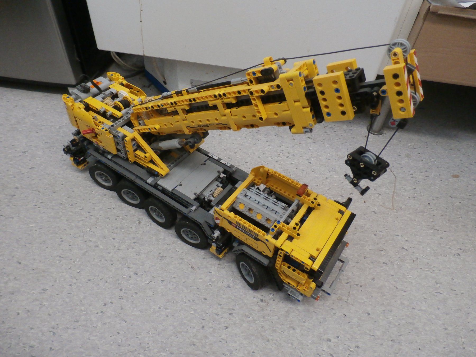 Lego Jeux de construction: Lego Technik Lasterkranwagen 42009 – D'occasion à Solothurn par Lego111 2