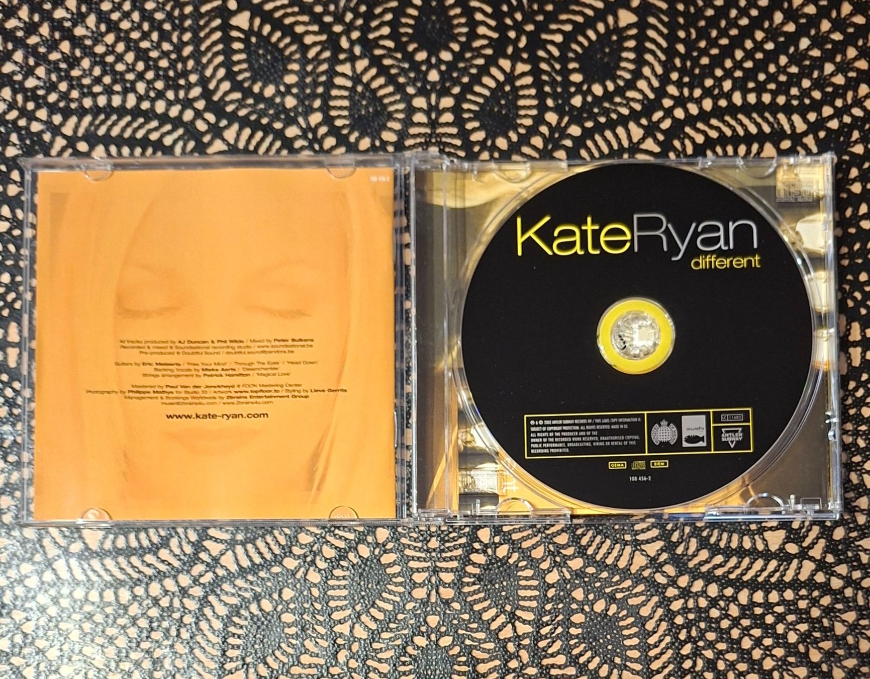 CD: Kate Ryan - Different, BEL Pop CD Album 2002 – Usato da Schönenberg TG venduto da Gregordini 2