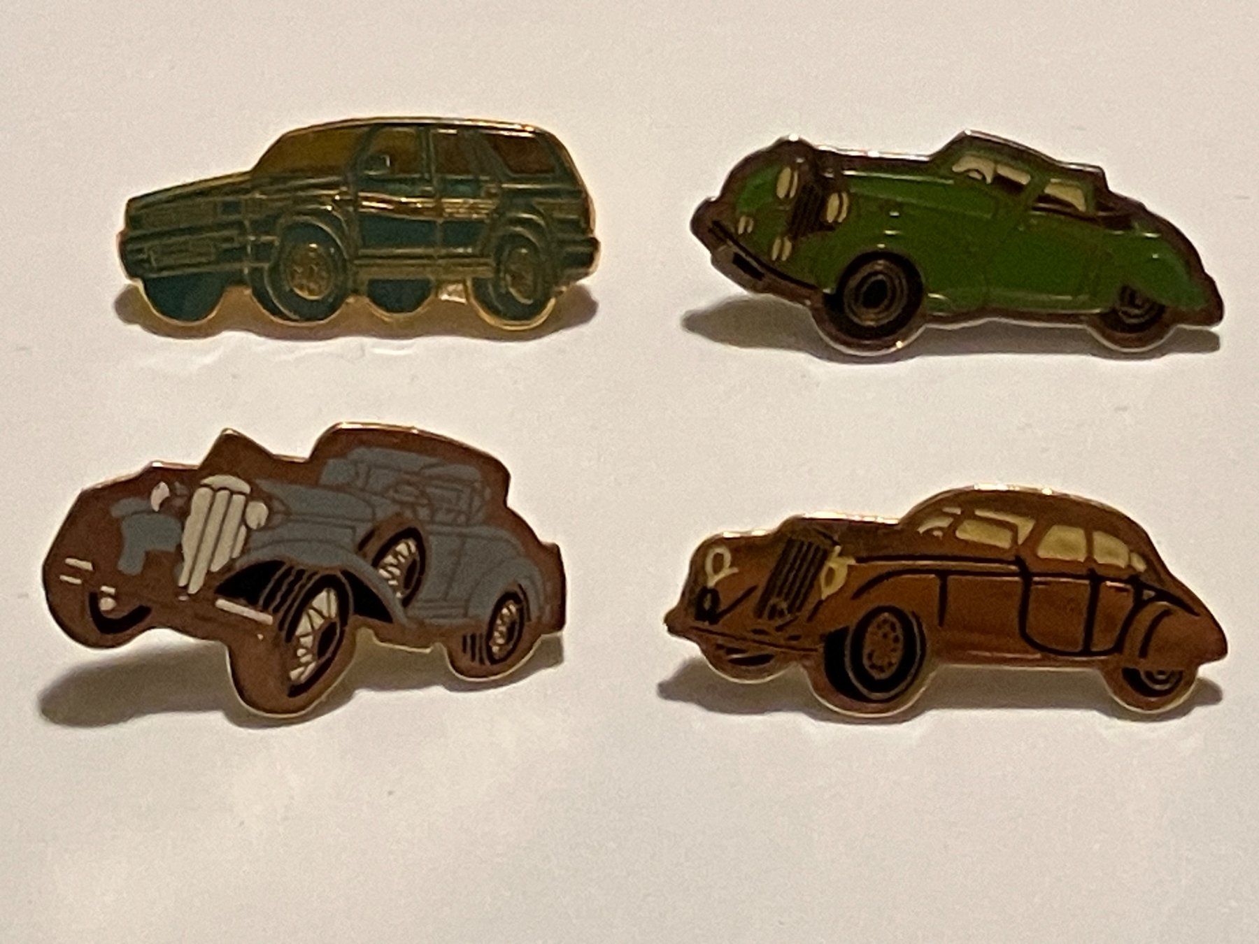 Placchette & Badge: 4 Pin Auto diverse – Usato da Basel venduto da djwwpp