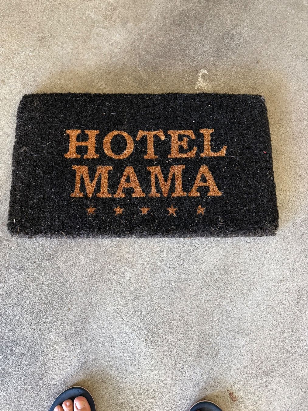 Tappeti: Fussmatte "Hotel Mama" Schwarz/Braun - Gebraucht – Nuovo e nell'imballaggio originale da Fehraltorf venduto da flo0606 2