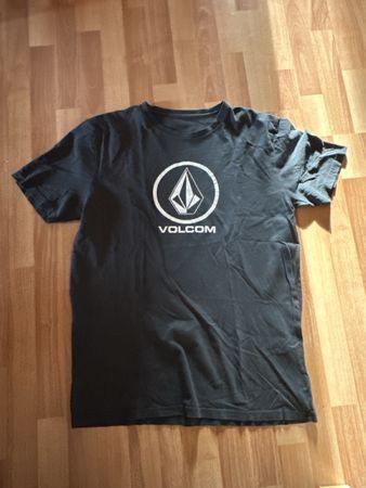 Schwarzes Volcom T-Shirt - einf. Brustbreite 57cm