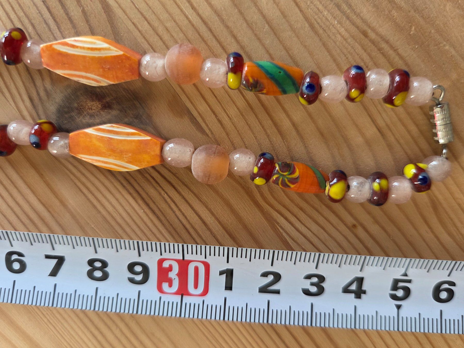 Catenine: Halskette mit Glasbeads, orange, weiss – Usato da Liestal venduto da ITOlio