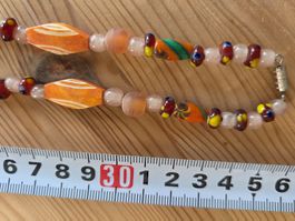 Halskette mit Glasbeads, orange, weiss