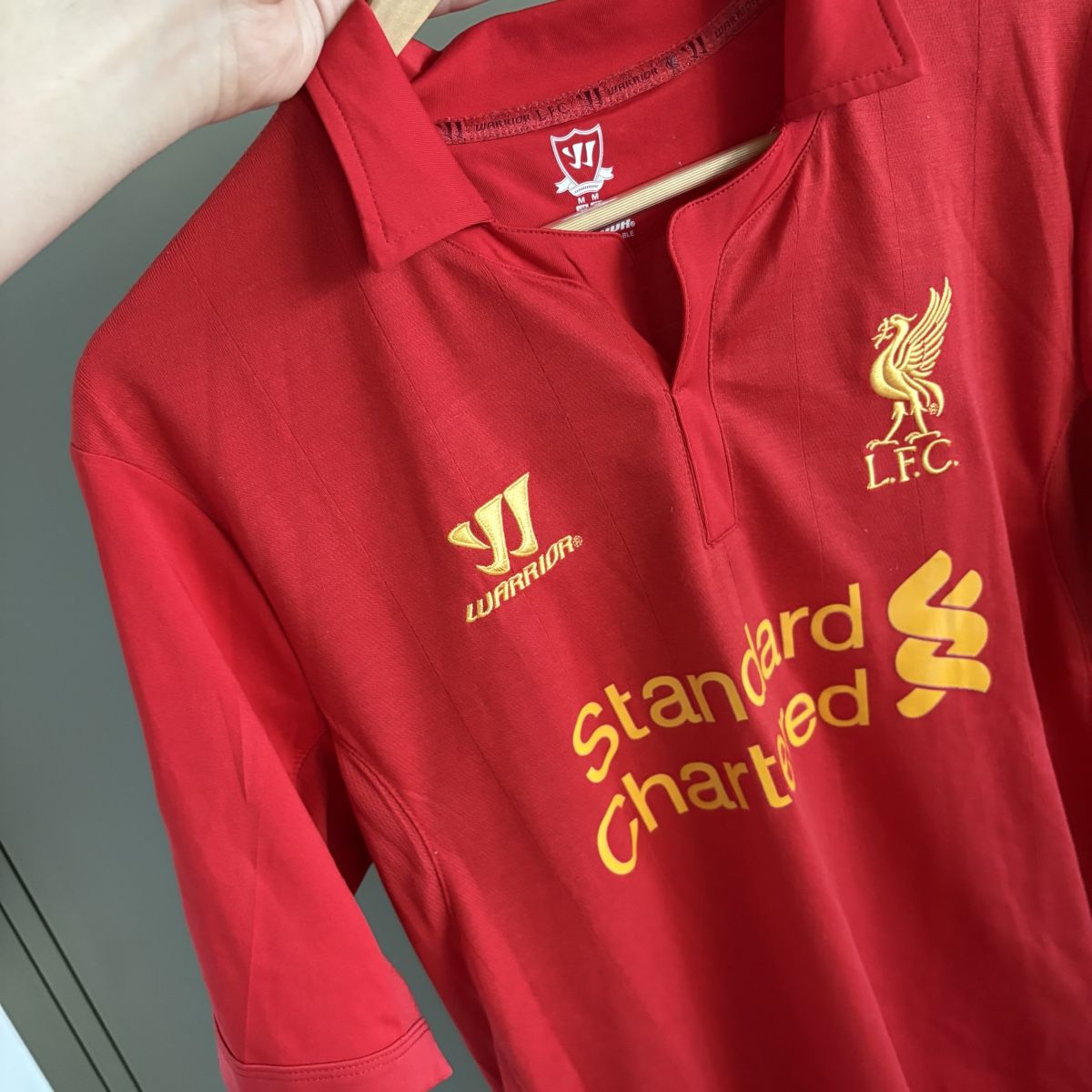 Liverpool Fc Canottiere & Pantaloni: Fc Liverpool Trikot Warrior Suarez – Usato da Winterthur venduto da LaBodega 6