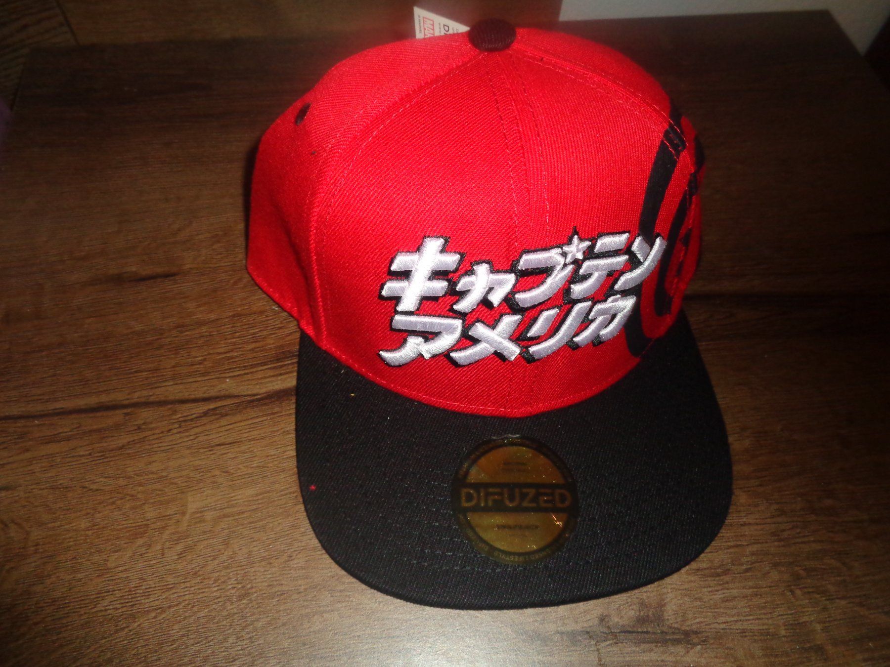 Hüte, Mützen & Caps: Marvel - Captain America Japanese Snapback – Neu und originalverpackt aus Olten von Disc-Ausverkauf