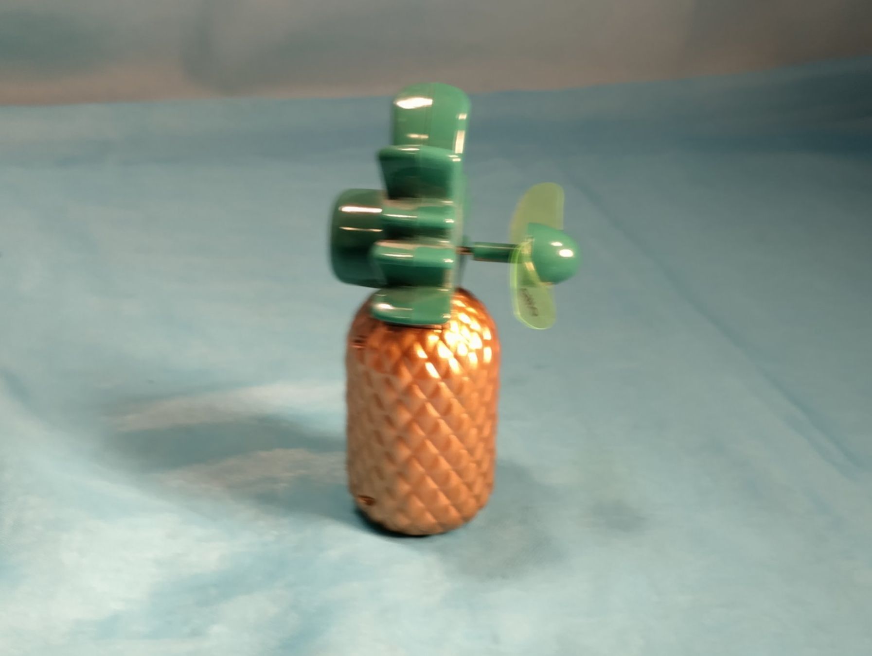 Ventilatoren: Handventilator, Ananas – Gebraucht aus Bellach von JingleCherry 1