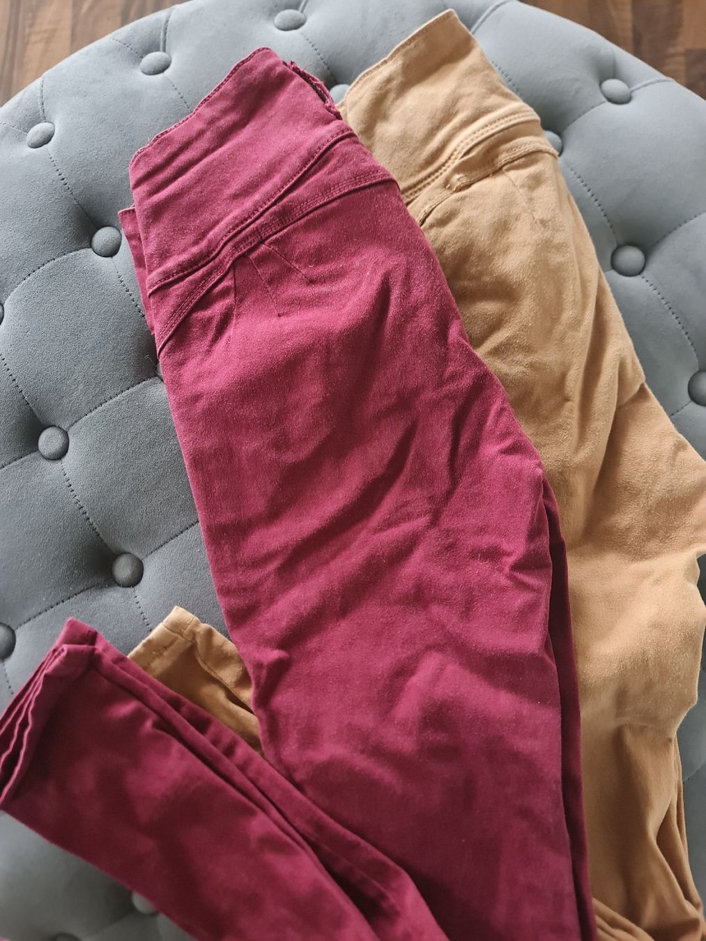 Pantaloni: 2 x Hosen, Gr. 30 oder 40, bordeaux/beige, Top! – Usato da Noflen BE venduto da vco_hnn7 2