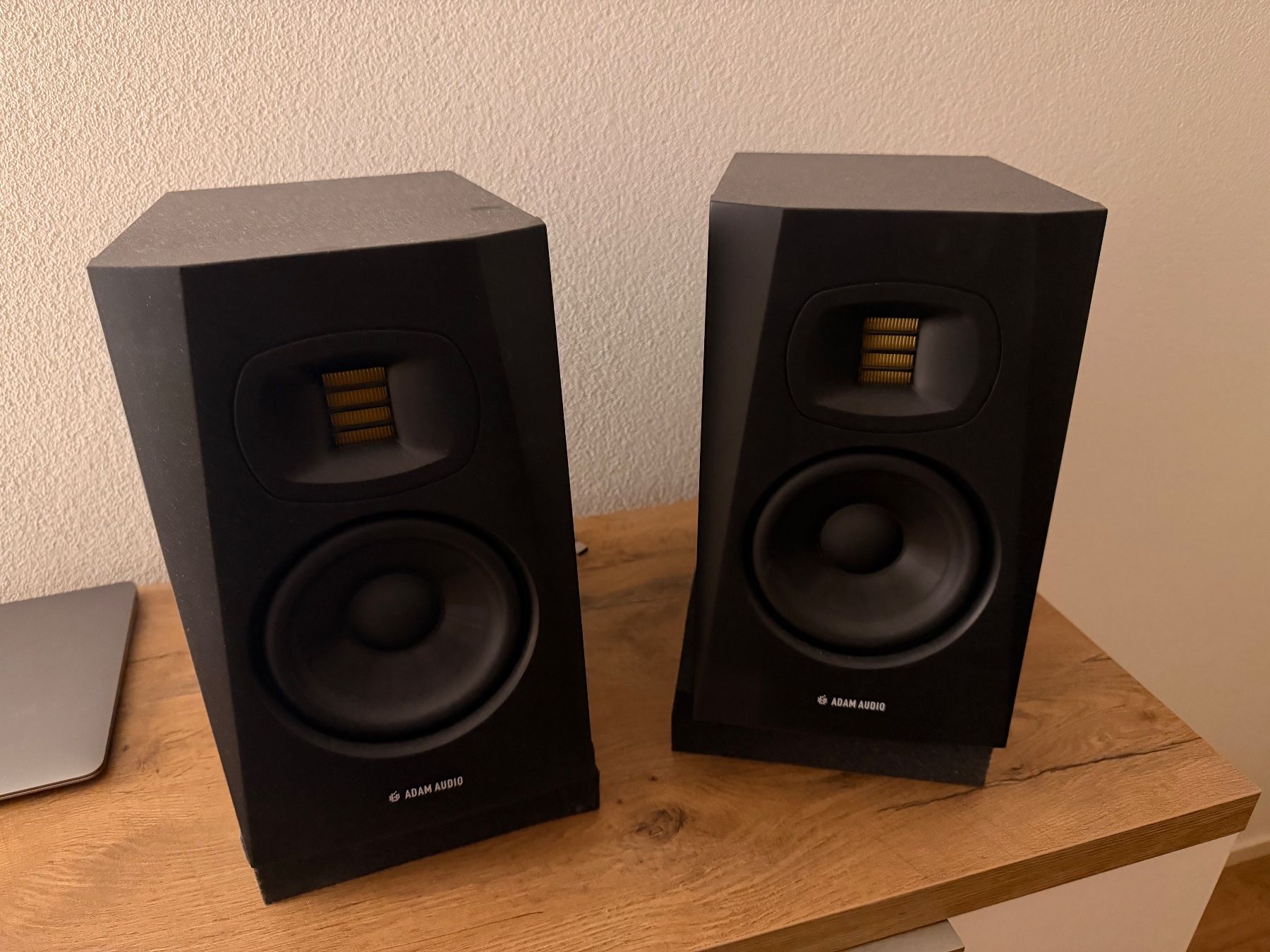 Adam Audio Casse acustiche: ADAM Audio Studiomonitor T5 V Schwarz – Usato da Wängi venduto da nufe123 2