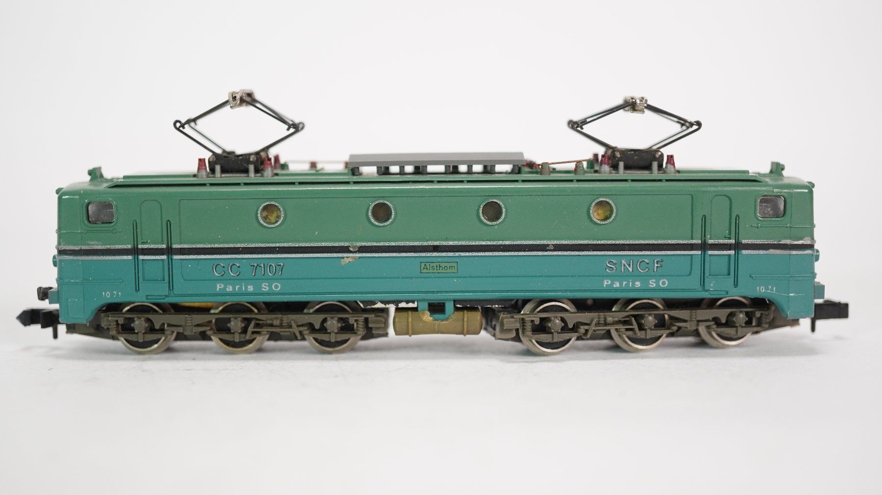 Arnold Modelleisenbahnen: e37 Spur N Arnold SNCF BR CC 7107 E-Lok – Gebraucht aus Thun von evinka_gmbh 1