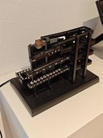 Lieberhaberobjekt Roll-o-Clock Kugelbahn-Uhr.