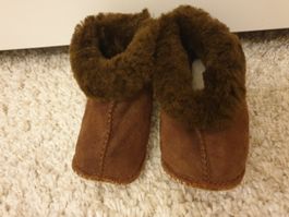 Chaussons bébé, T. 20,5, style UGG, cuir véritable mouton
