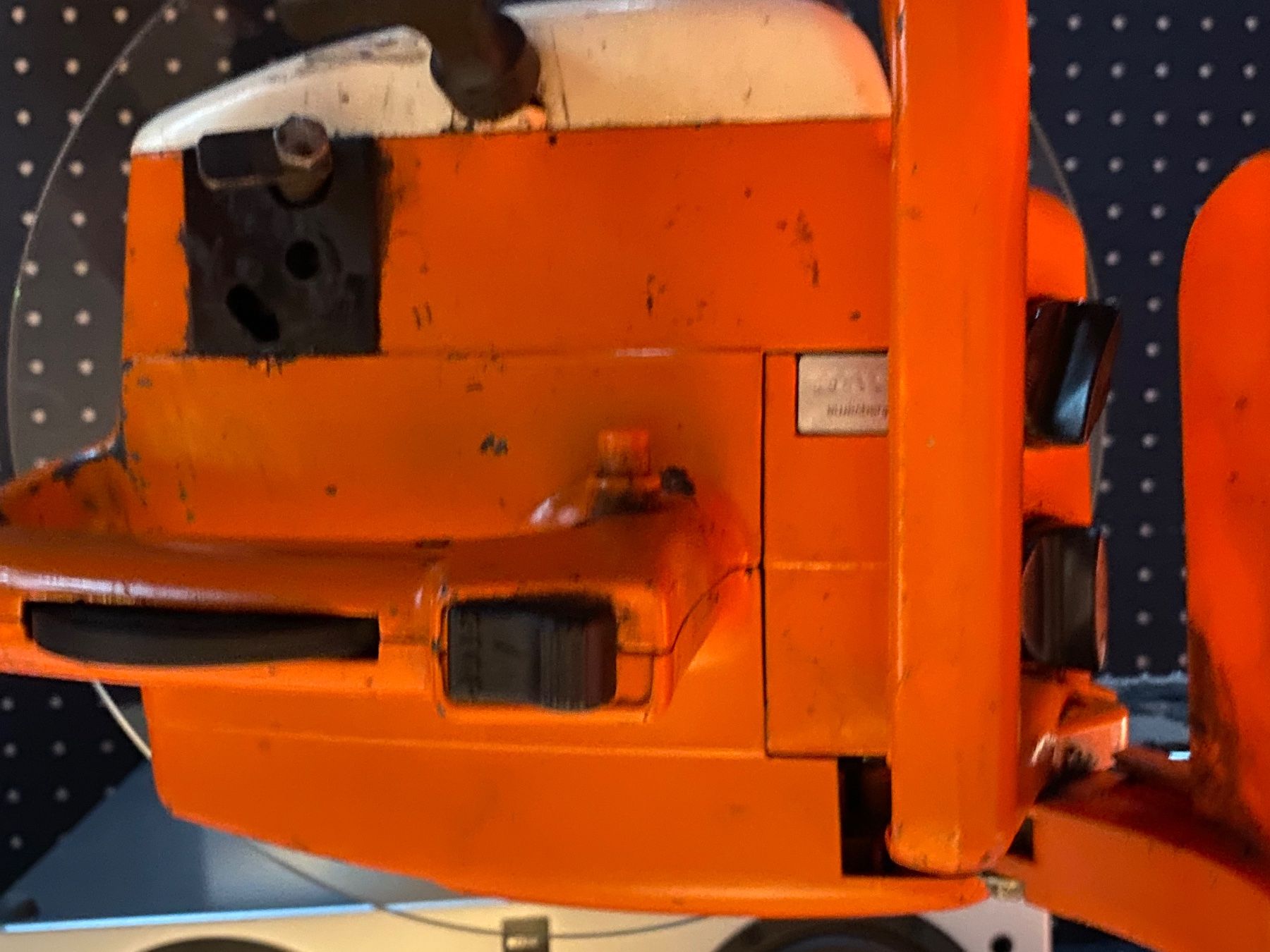 Seghe: Husky 32 Kettensäge - Kult Oldtimer Säge – Usato da Churwalden venduto da rem_7x29 5