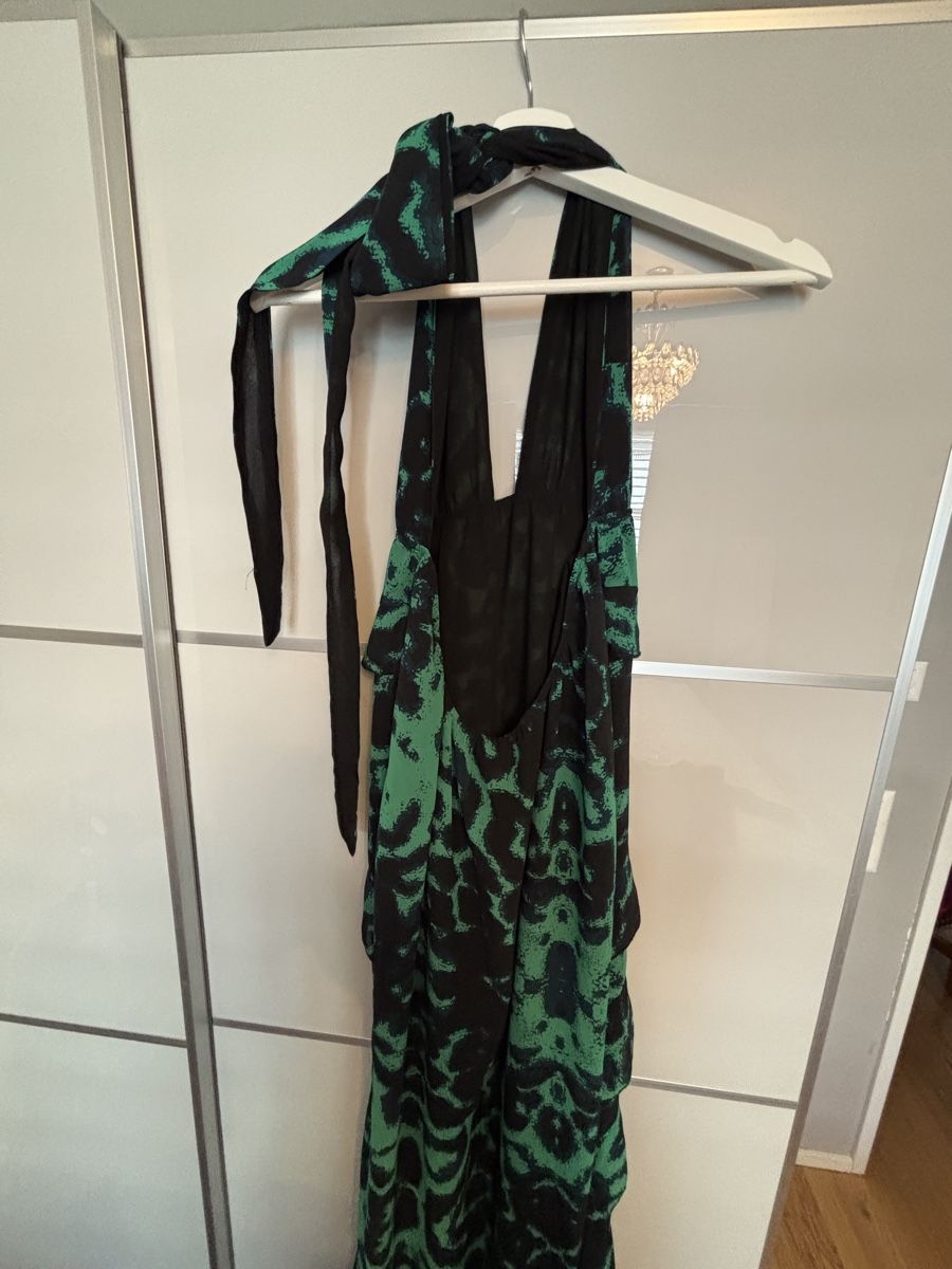 Kleider: Kleid grün rückenfrei  – Gebraucht aus Zürich von mary_5ln5 2