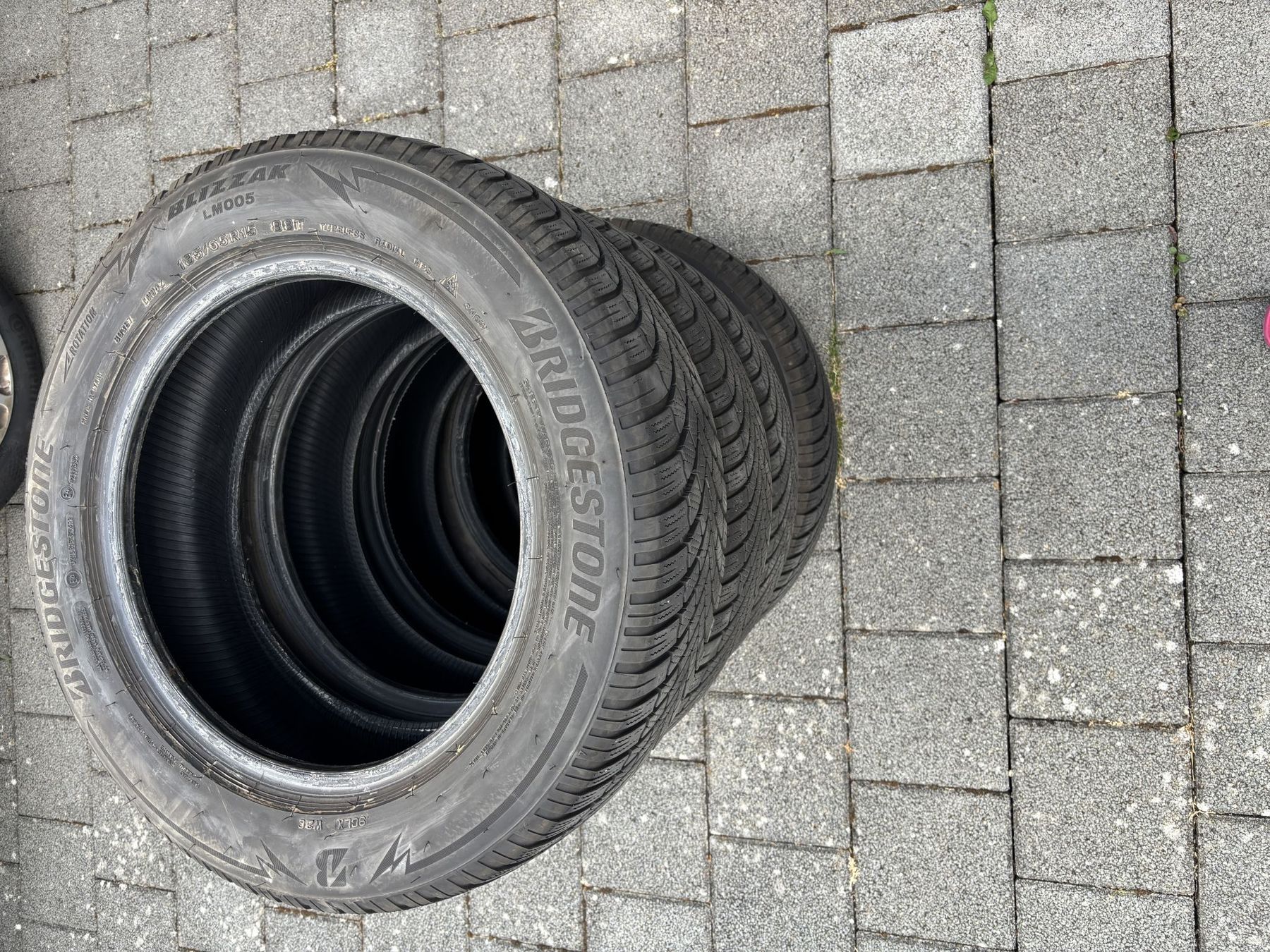 Pneus & Kompletträder: 4x Winterpneu 185/65 R15 Bridgestone – Gebraucht aus Buchs AG von SellAndBuyX